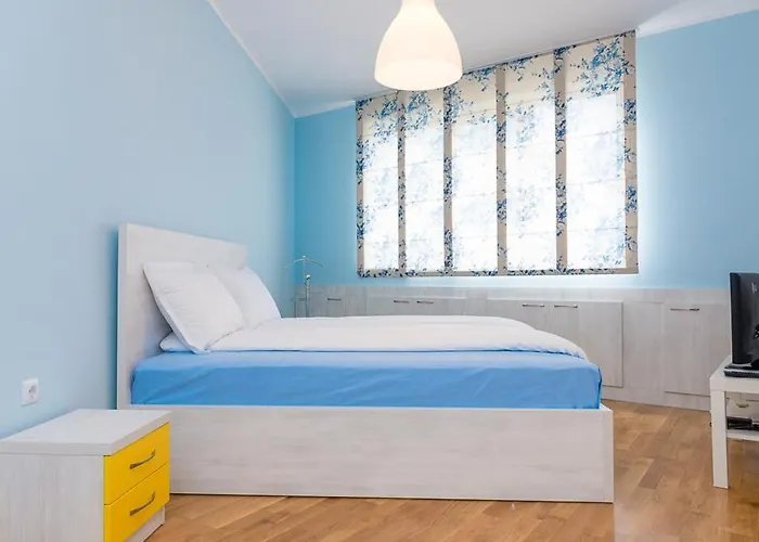 в жълто Apartment *